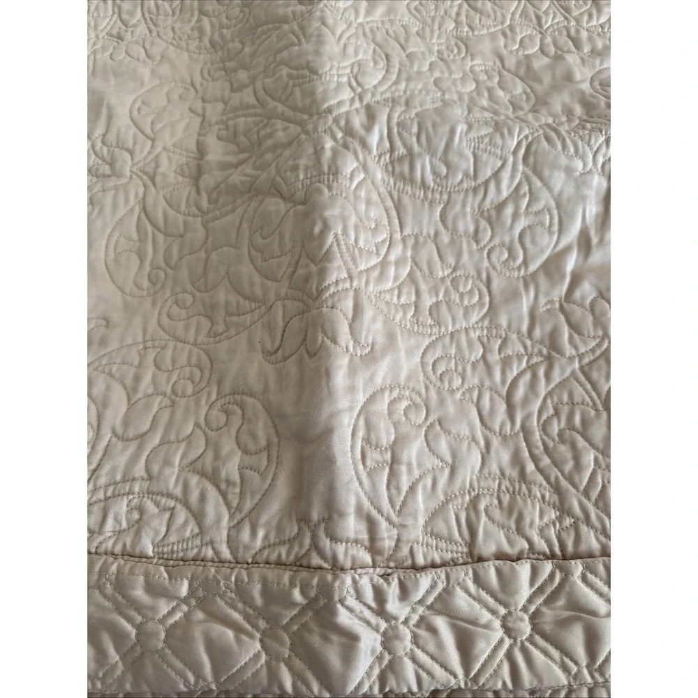 Wamsutta Standard Sham Gold Quilted Satin Floral Stitch Cotton Blend 24x30 Set 4